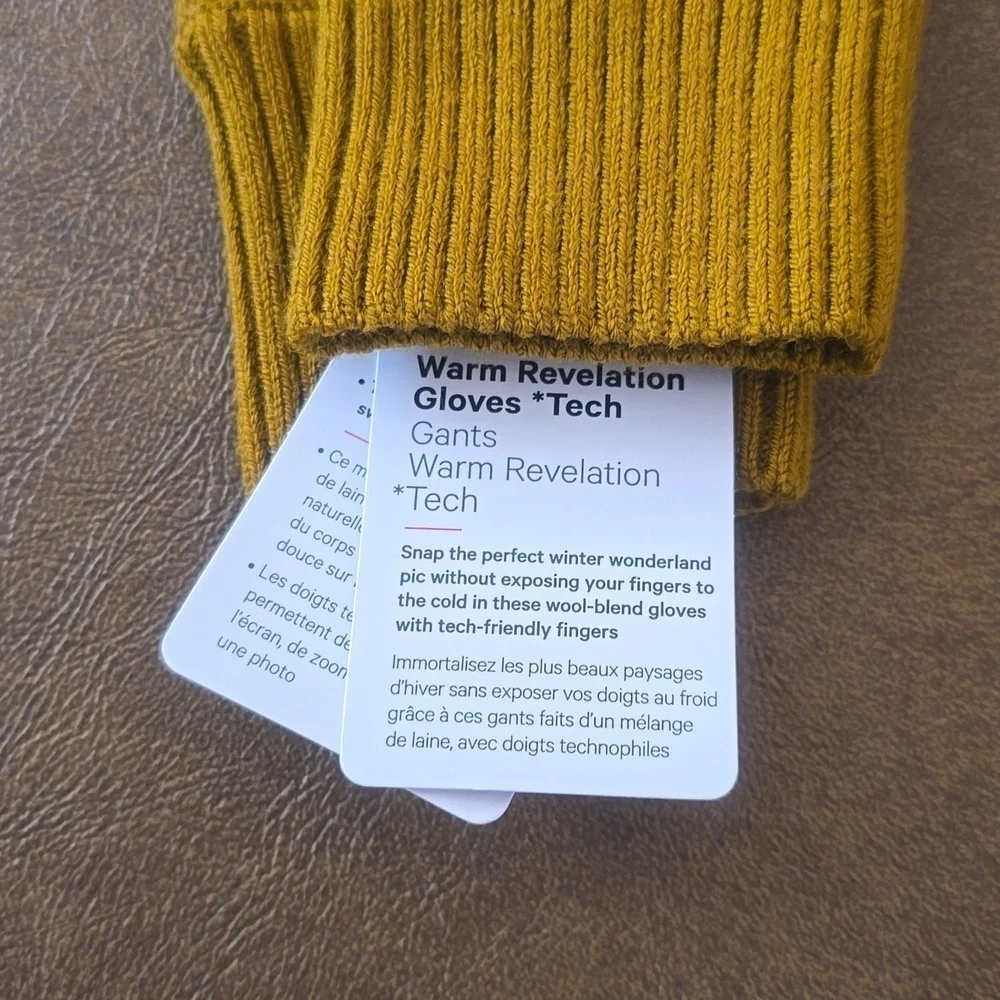 NWT Lululemon Women's Warm Revelation Gloves Tech-Friendly Size XS/S Color GLSC - Picture 3 of 6